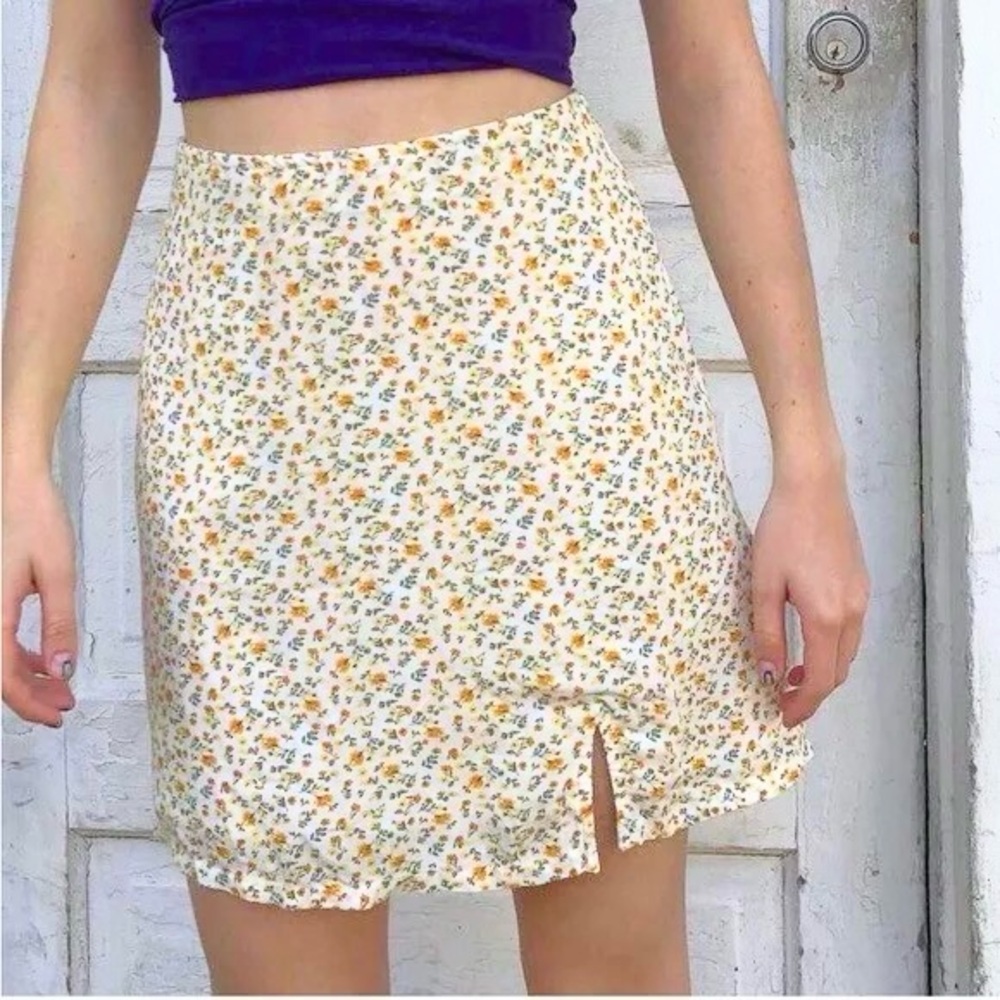 NWOT Hollister Ultra High Rise Mini Skirt - Yellow Ditsy Floral - XS